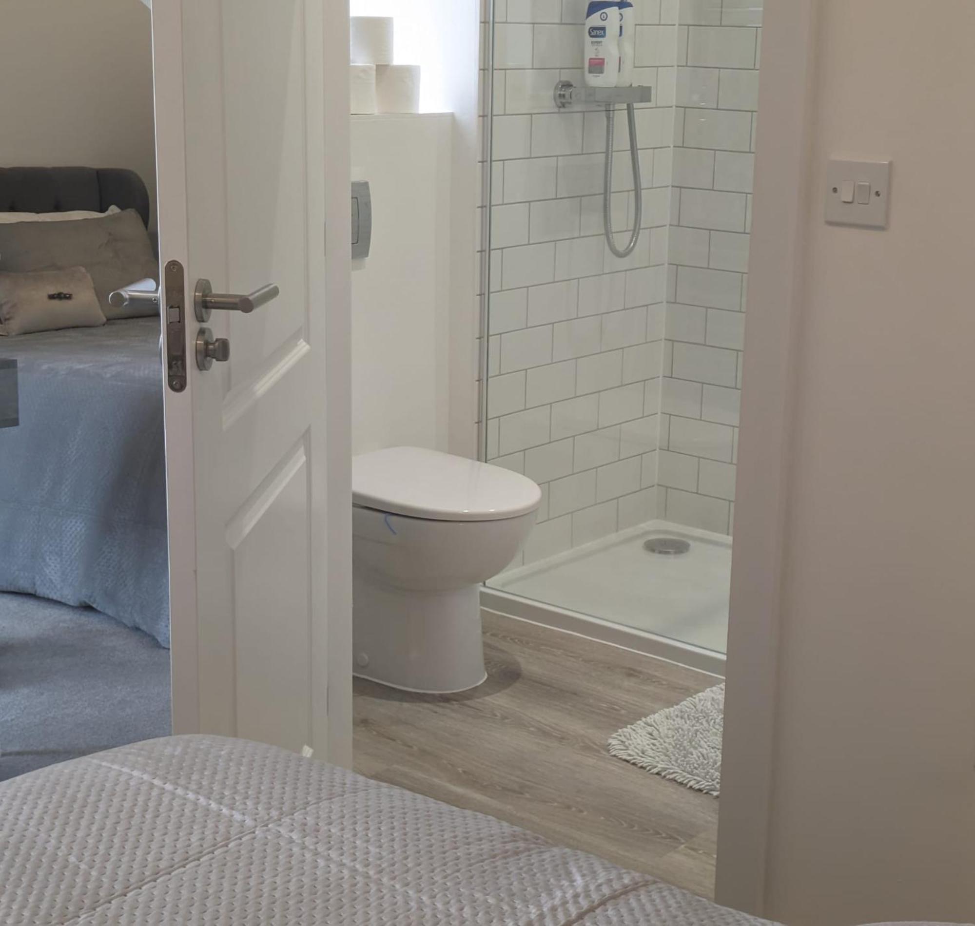 Contemporary Double Ensuite Room Birmingham Kültér fotó